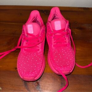 TYR Women's Vibrant Pink Athletic Shoes